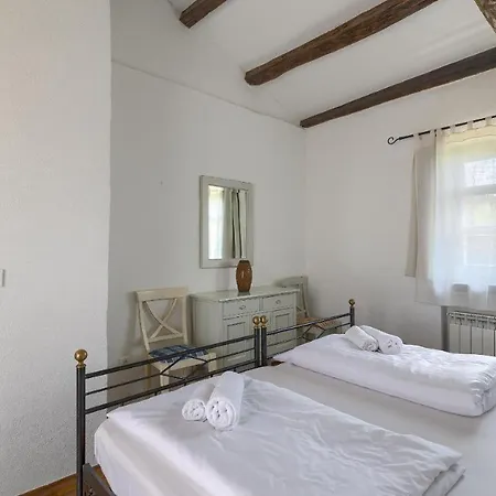 Leopoldo By Istrian Country Villa *
