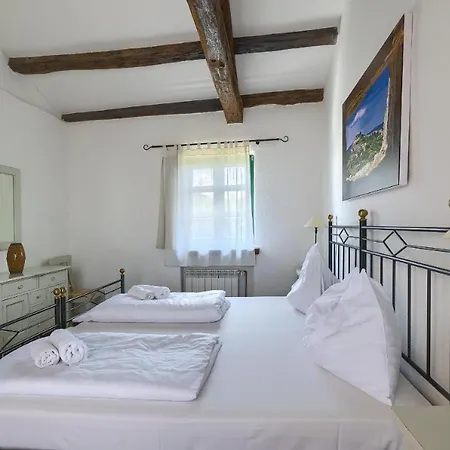 Leopoldo By Istrian Country Villa