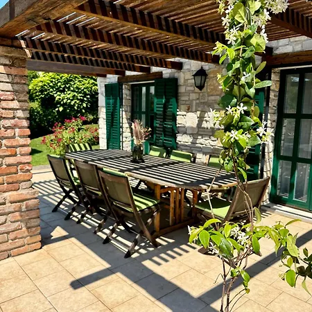 Leopoldo By Istrian Country Villa *