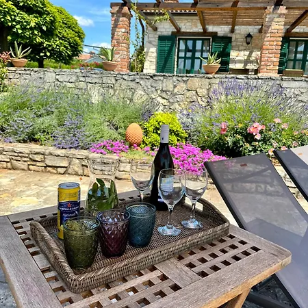 Leopoldo By Istrian Country Villa *
